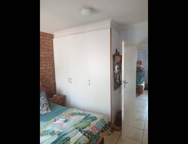2 BEDROOM APARTMENT FOR SALE IN PRETORIA WEST